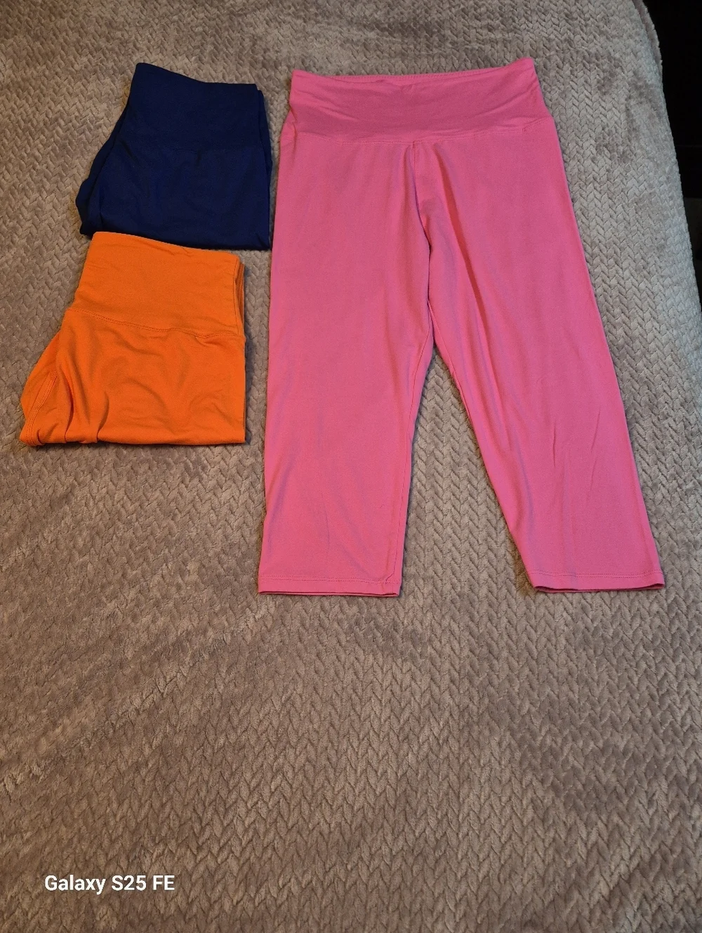 3-Pack Capri Length Leggings, Blue, Orange & Pink, L/XL, EUC